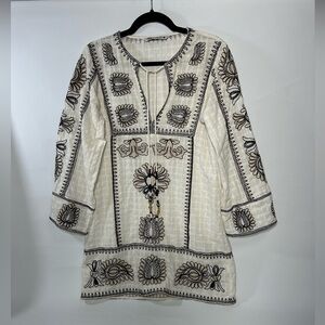 Zara Embroiled Boho Tunic Top Cream Black Floral 3/4 Sleeve Tie Neck Women’s